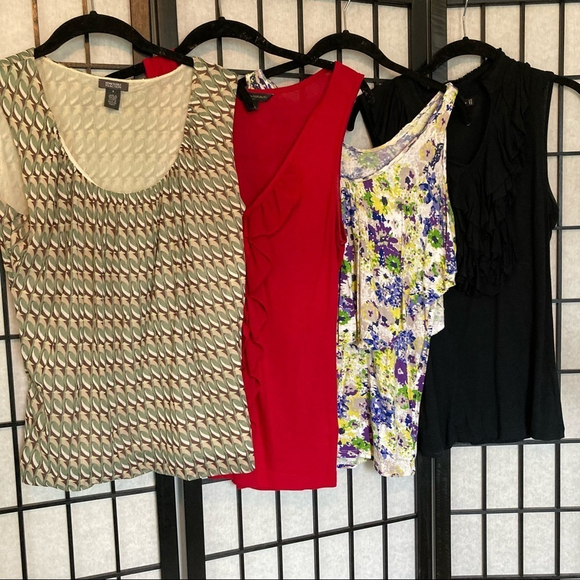 Stylish Sleeveless Tops Bundle – Women’s Ruffle, Floral, Blouses Size Small - Picture 3 of 14